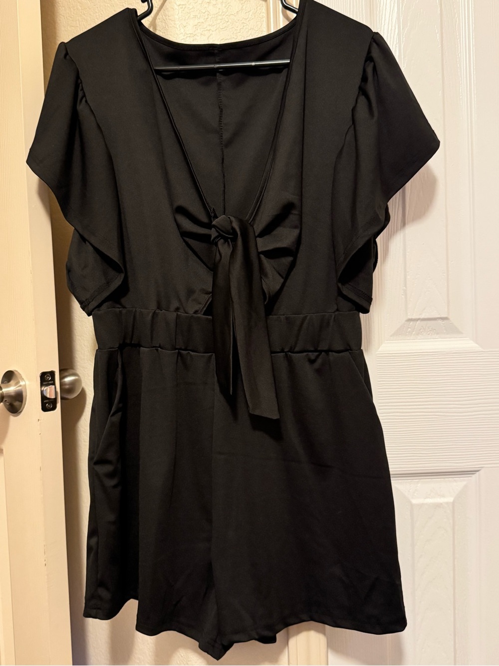 SHEIN Black Curve 1XL Tie-Front Romper